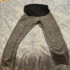 Beyond Yoga maternity capris.